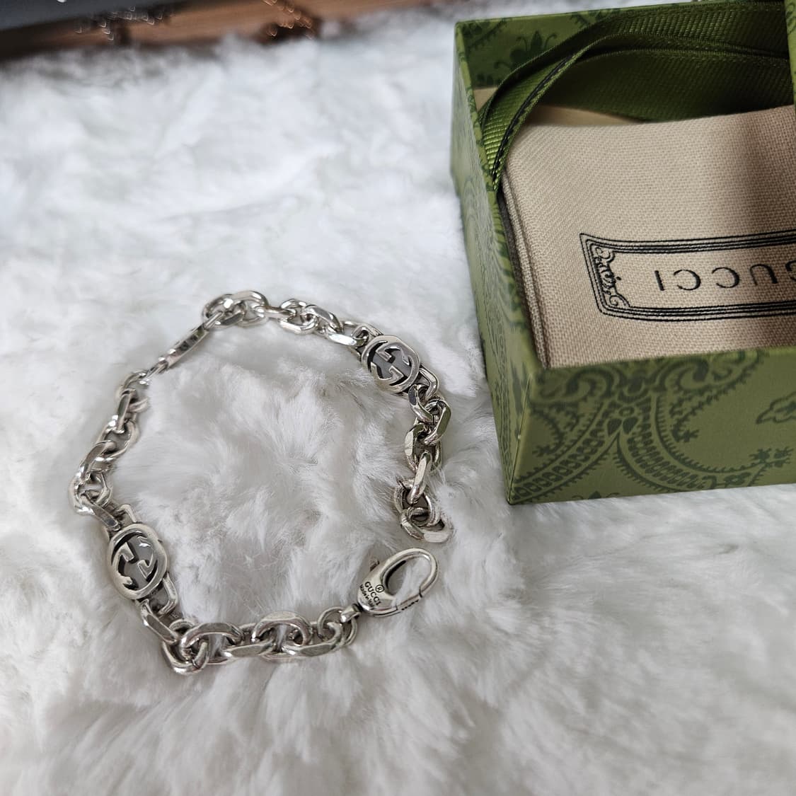 구찌 GG 로고 브레이슬릿 팔찌 상품이미지1