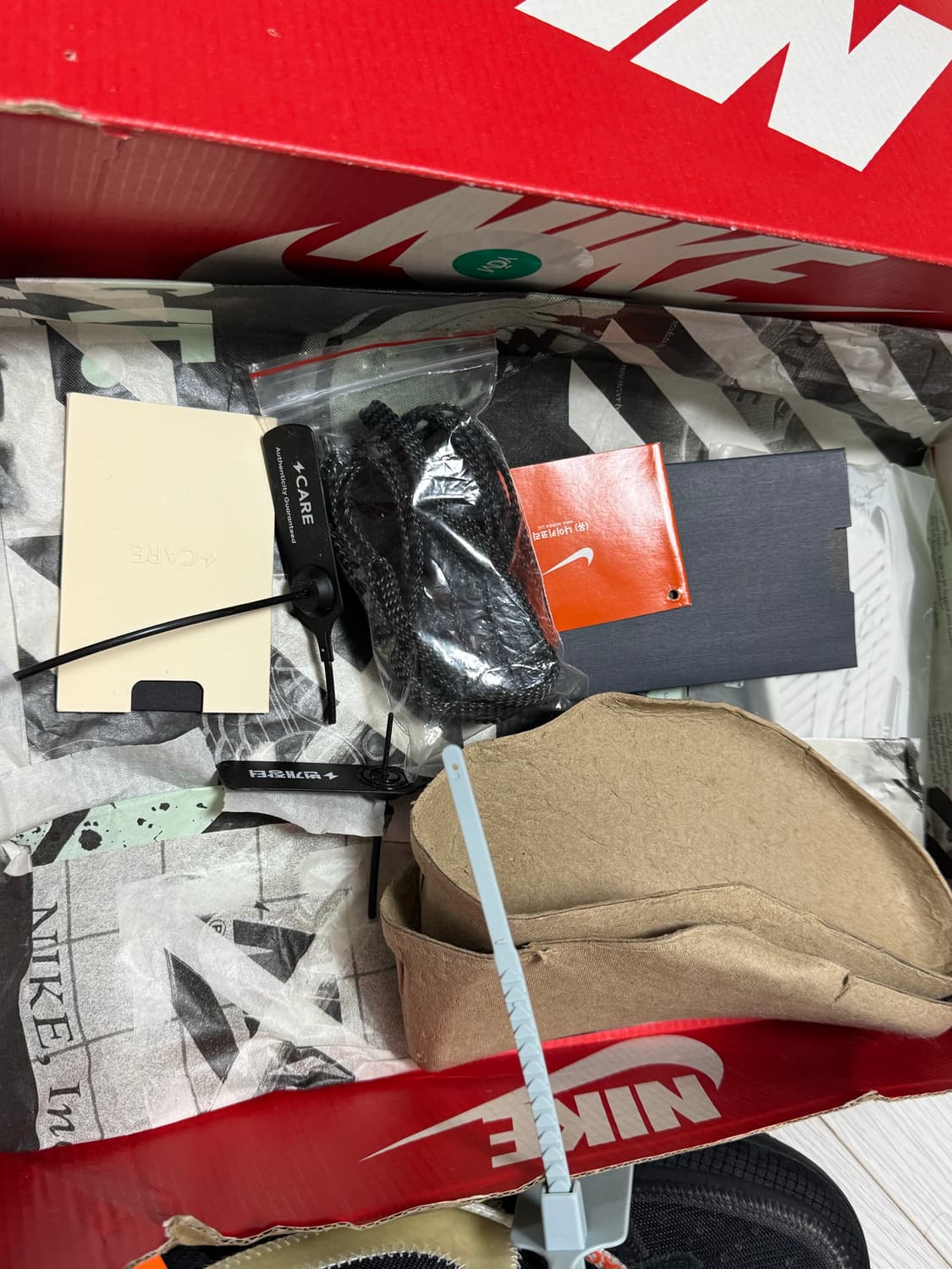 오프화이트 에어포스 275팝니다. 상품이미지6