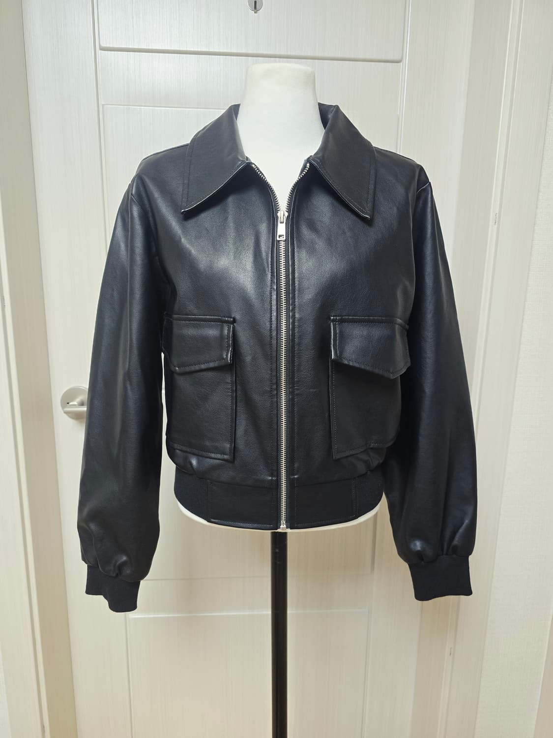 (택x,깨끗,단종)블랙/Deliccent 델리센트 이솝 크롭 레더 점퍼 상품이미지9