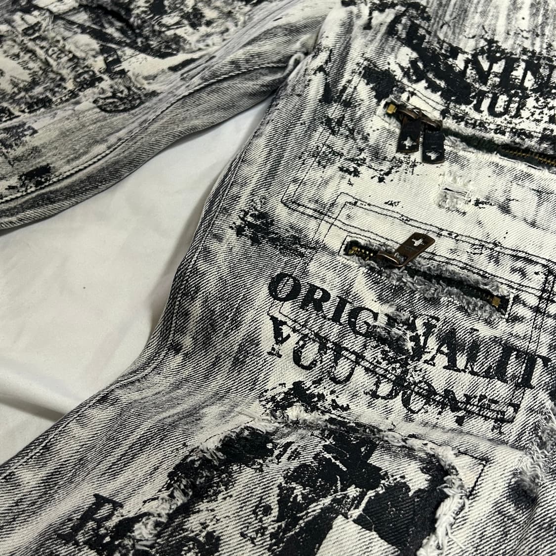 [BERNINGS-SHO] 버닝쇼 펑크 워싱 그래피티 데님팬츠 상품이미지5