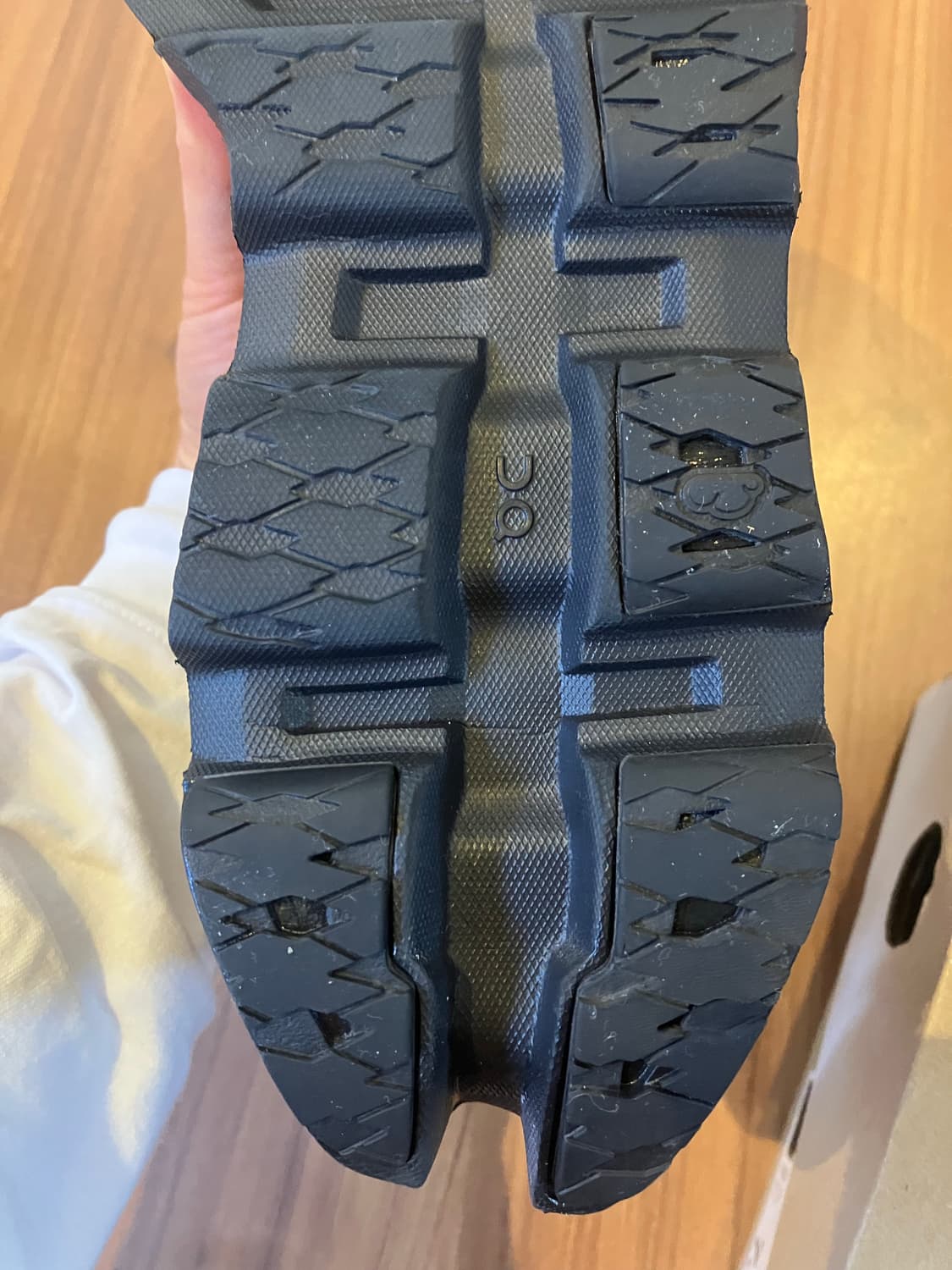 온러닝 클라우드몬스터3 블랙 255 상품이미지5