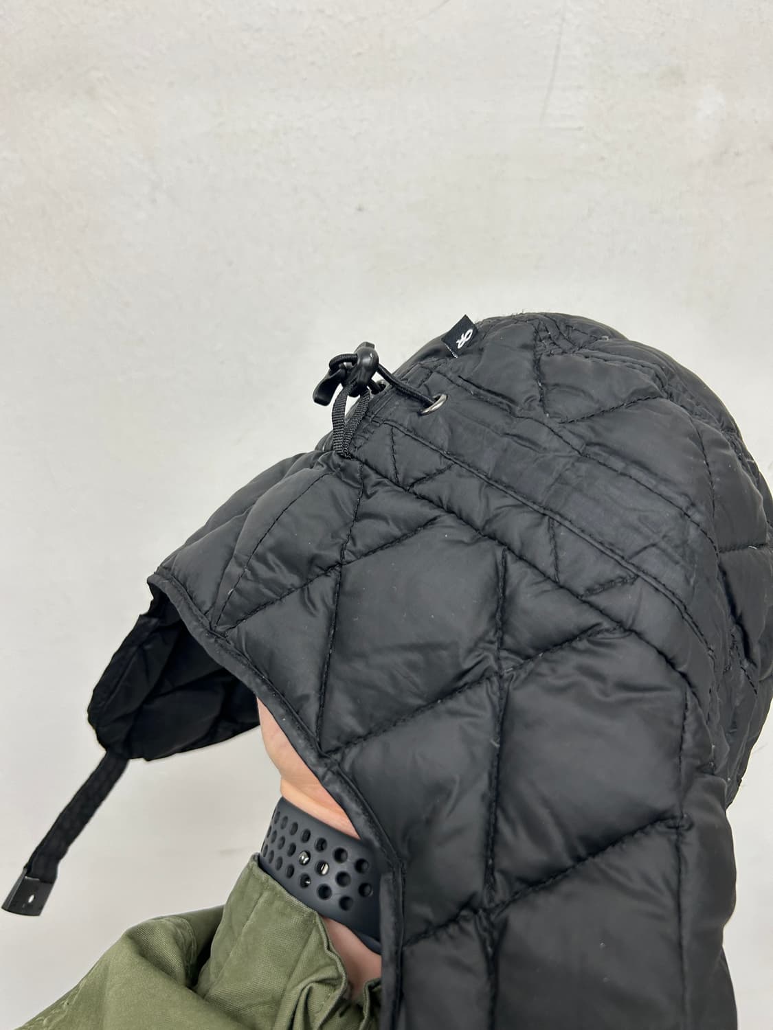 아웃도어리서치 퀼팅 이어플랩 모자 블랙 상품이미지4