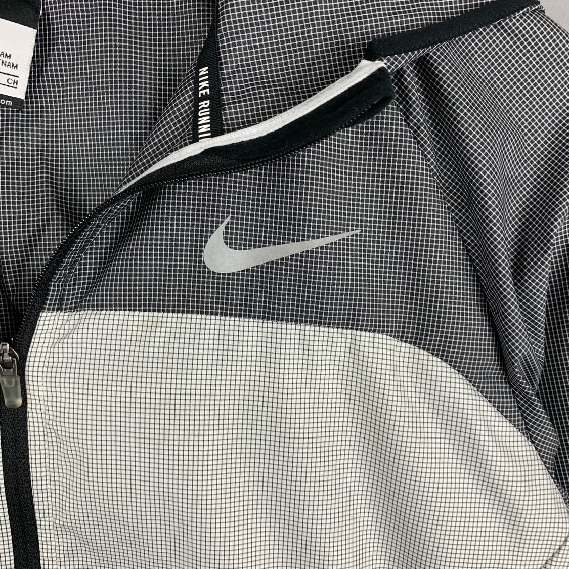 나이키 러닝 배색 바람막이 자켓 상품이미지4