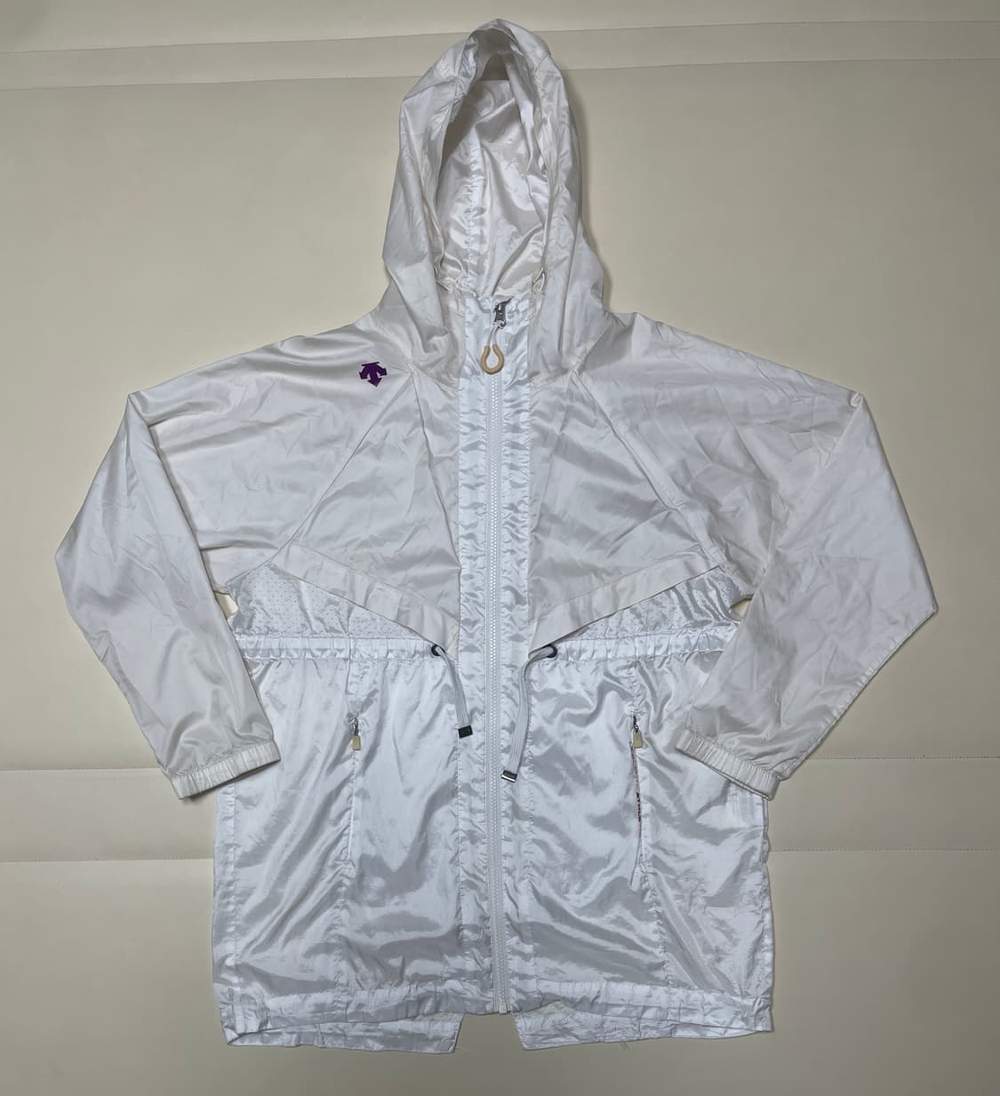 DESCENTE 여성 화이트 후드 바람막이 M 상품이미지1