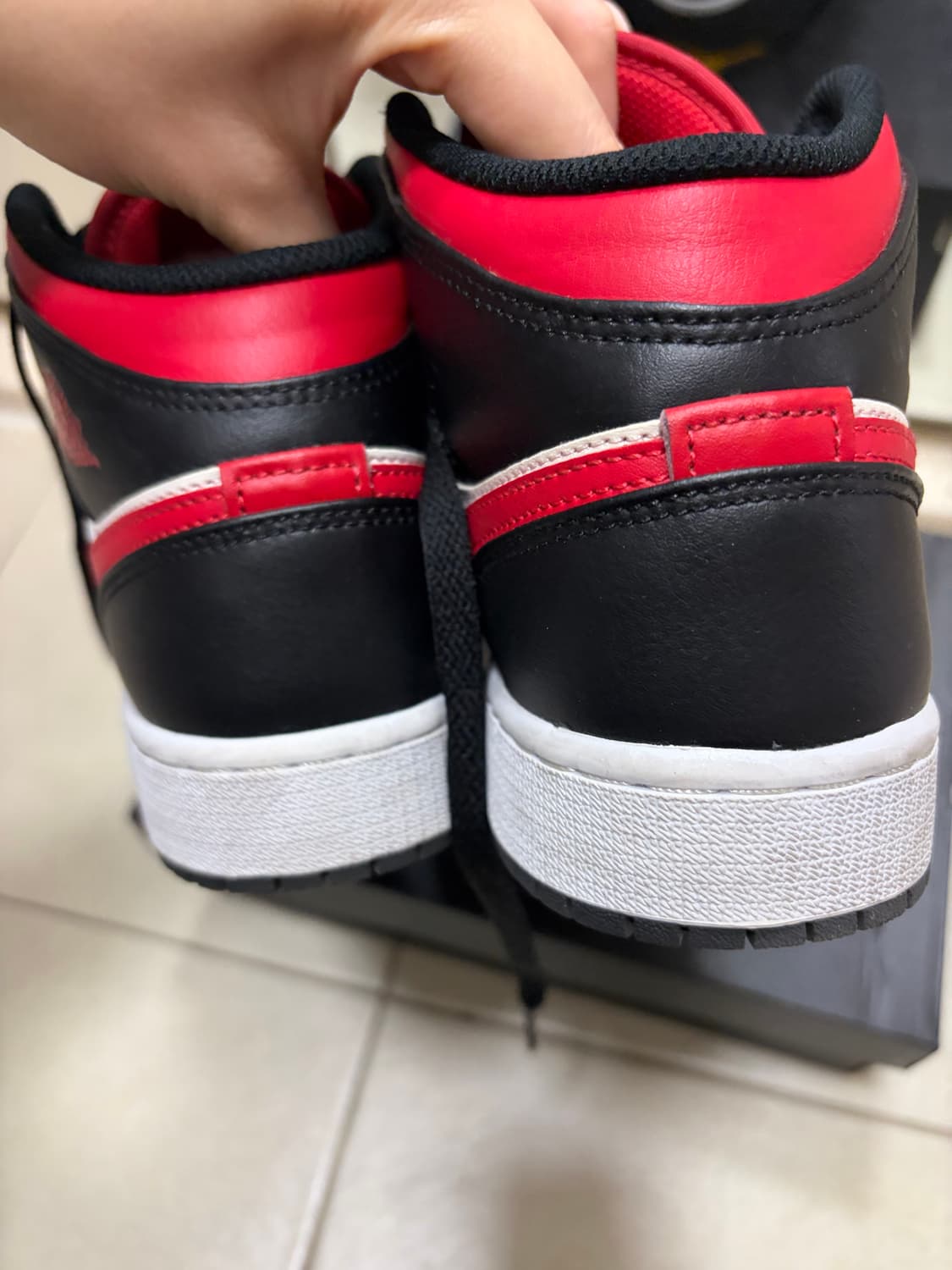 (GS) 조던 1 미드 블랙 파이어 레드 240 상품이미지4