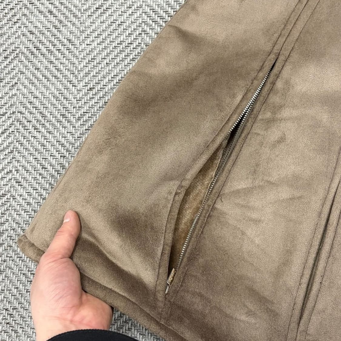 캘빈클라인진스 폭스퍼 스웨이드 케이프 v3085 상품이미지6