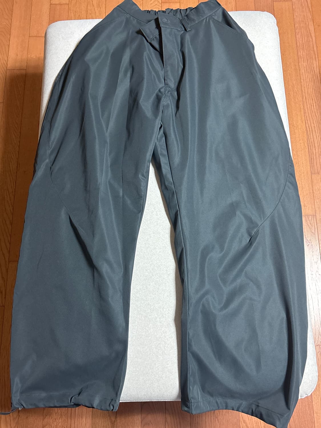 베르크서울 CURVE CINO PANTS 차콜 M 상품이미지1