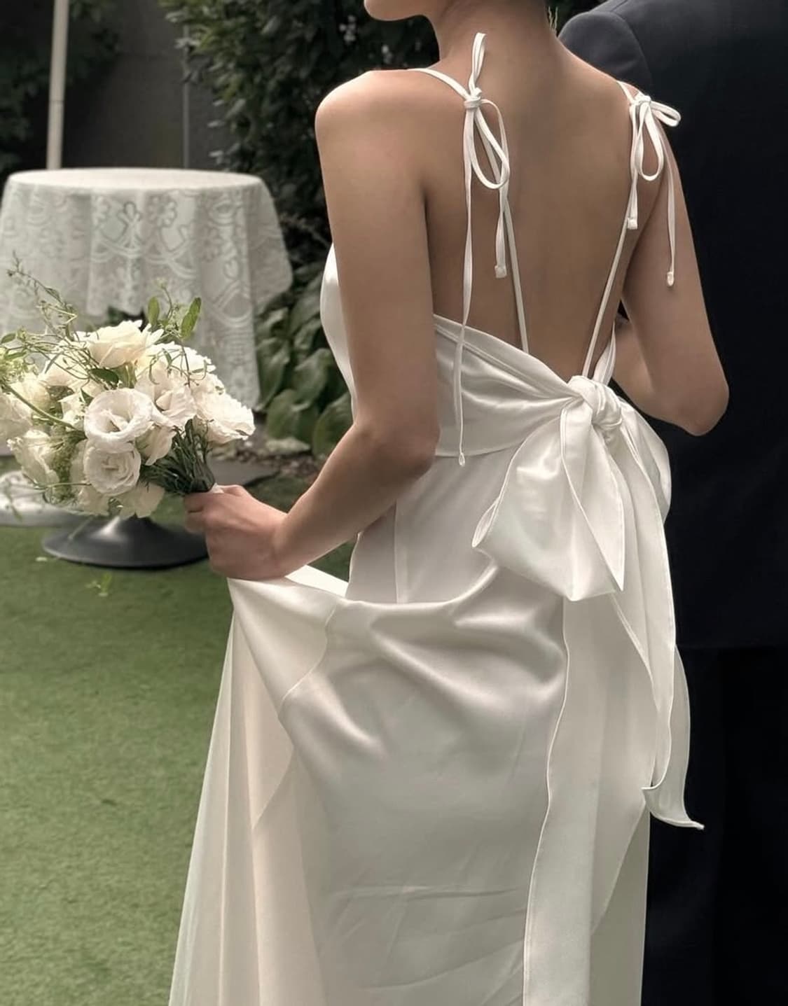 가니송 브라이덜 백 리본 드레스 상품이미지1