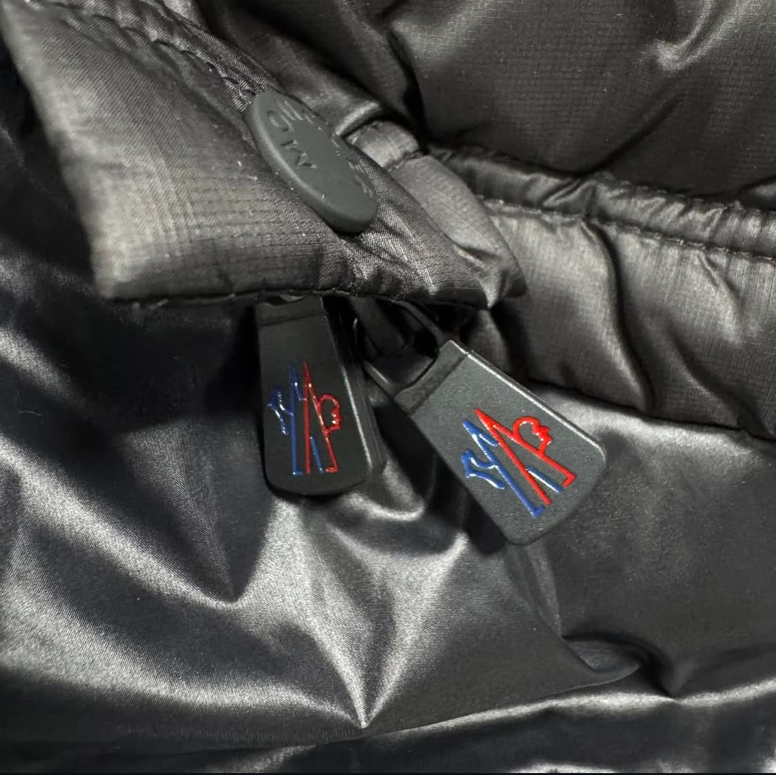 몽클레르 조끼 패딩 블랙 상품이미지8