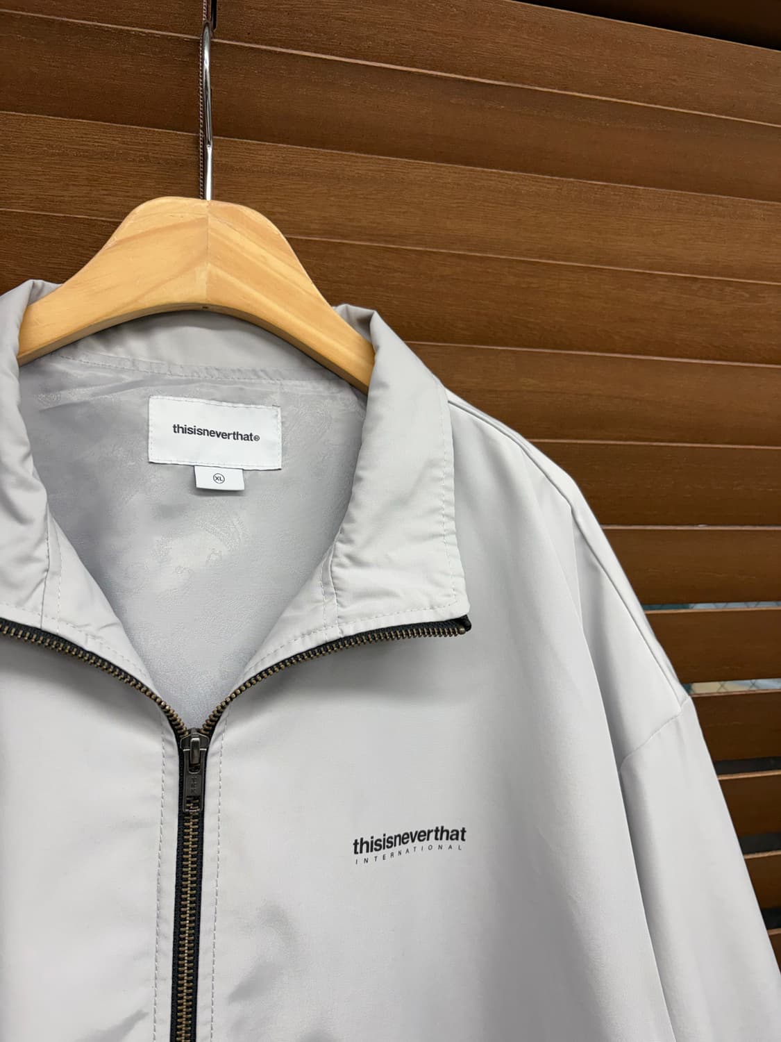 디스이즈네버댓 INTL Jacket Grey 바람막이 상품이미지7