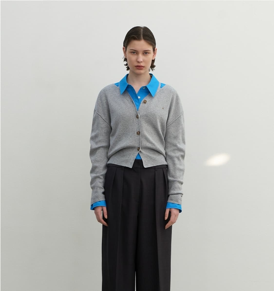 아틀리에 나인 앙쥬 울 컷아웃 니트 가디건 라이트베이지 상품이미지3