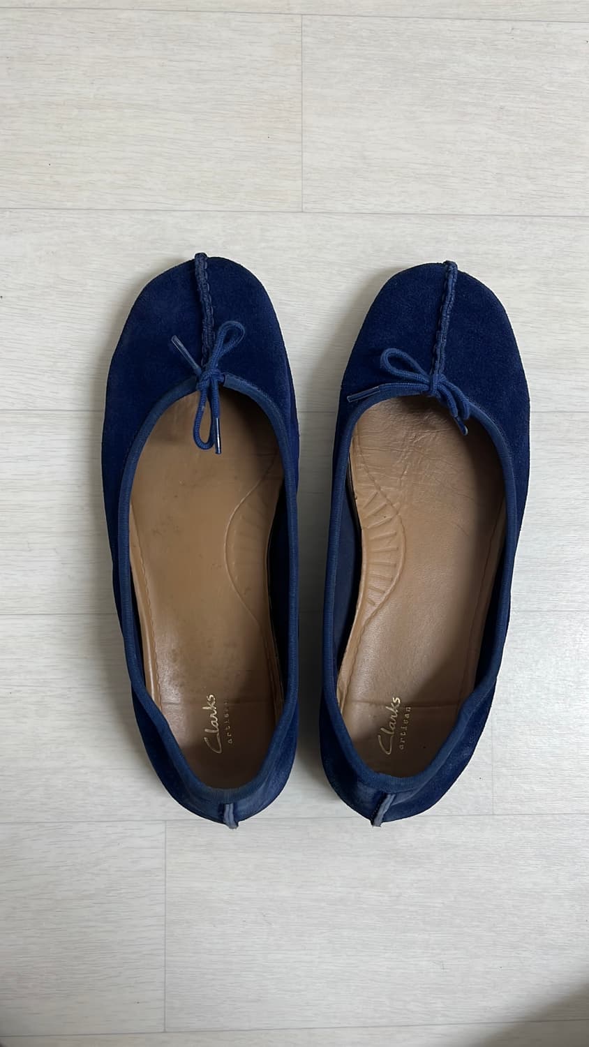 Clarks 스웨이드 둥근이플렛슈즈 245  상품이미지1