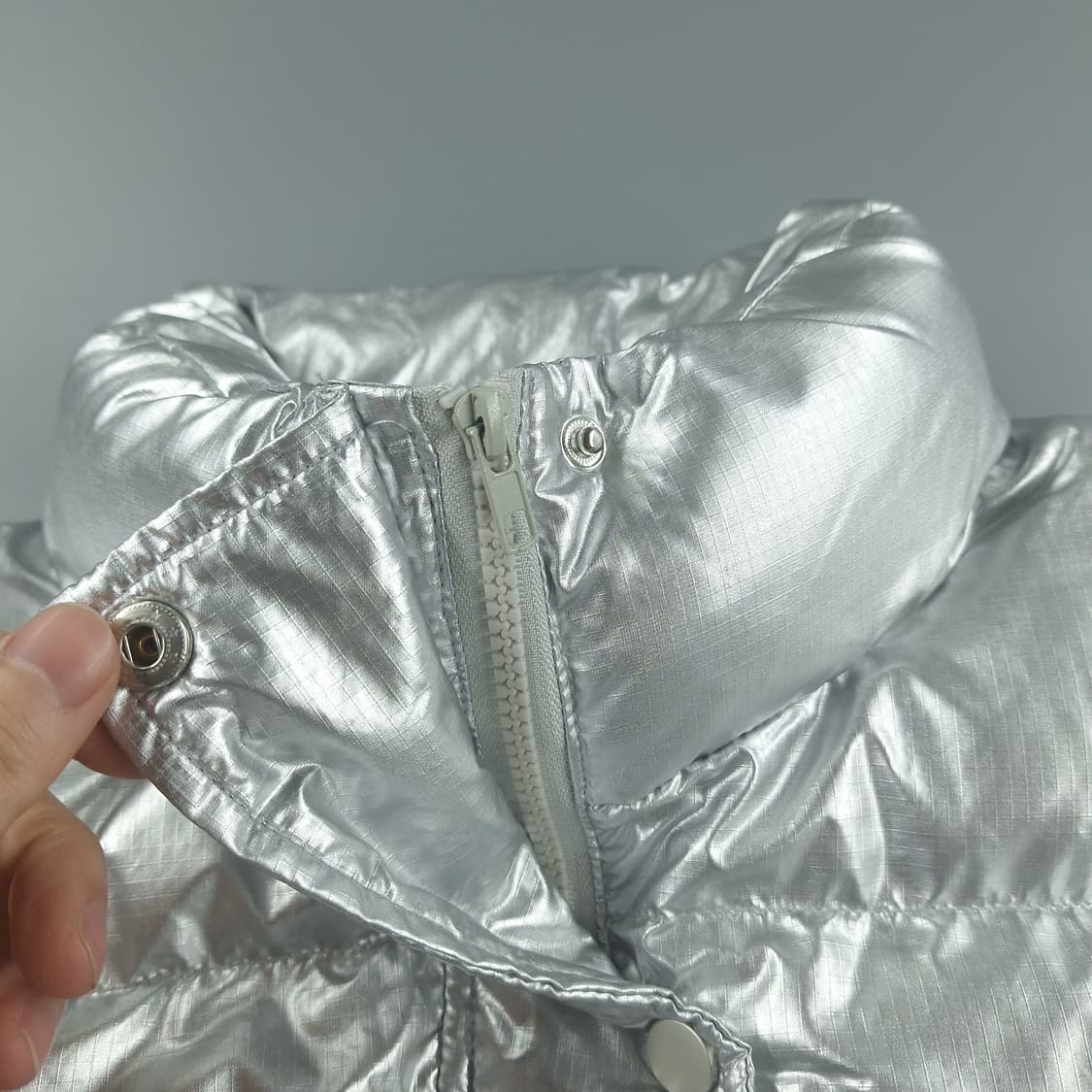MATERIAL DEPT 실버 유광 메탈릭 히든지퍼 크롭 솜패딩 점퍼 상품이미지6
