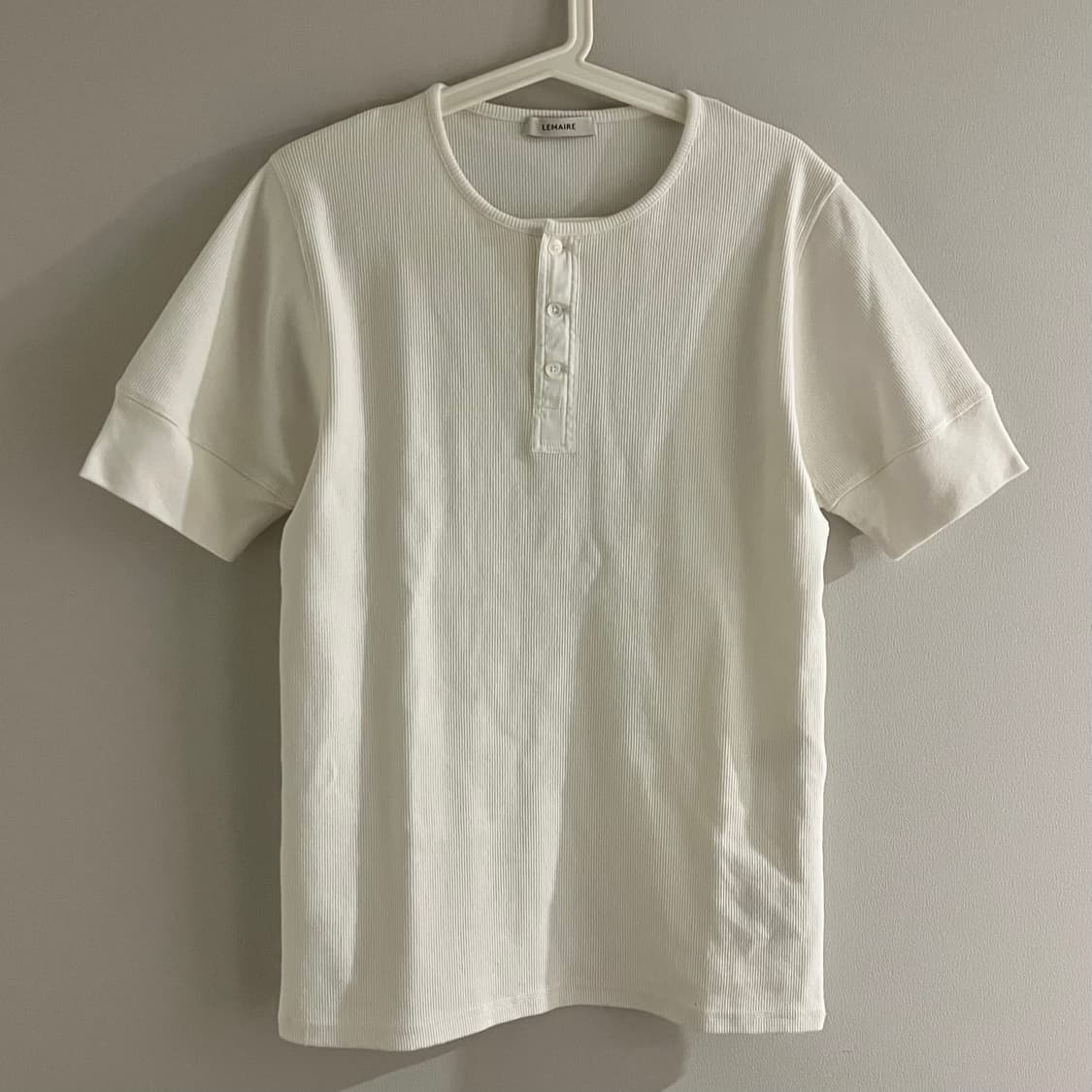 [M,L,XL]르메르 26ss RIB HENLEY 헨리 탑/밀크 상품이미지1