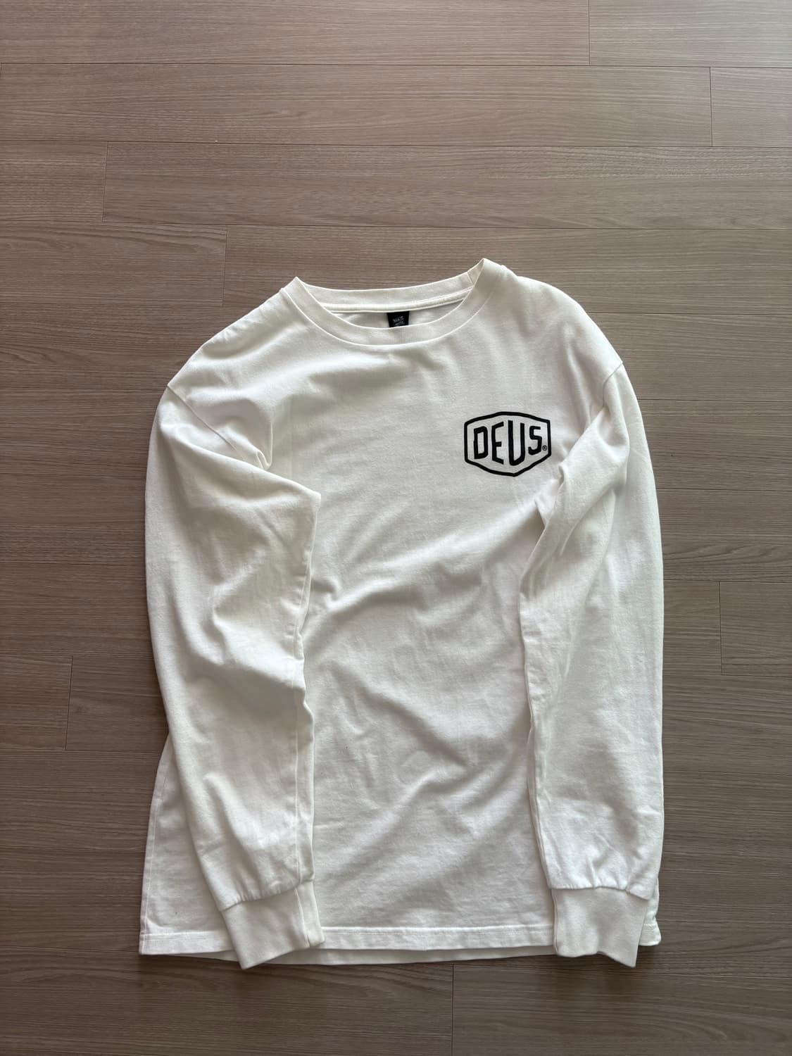 (M)데우스 엑스 마키나 서울 컬리지 롱슬리브 티셔츠 화이트 상품이미지2