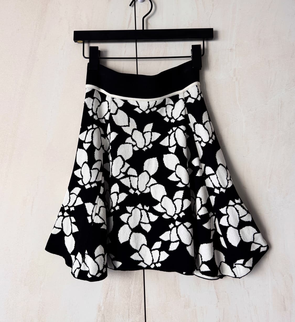 새상품 THAKOON ADDITION 플라워 니트 플레어 스커트XS(44 상품이미지1