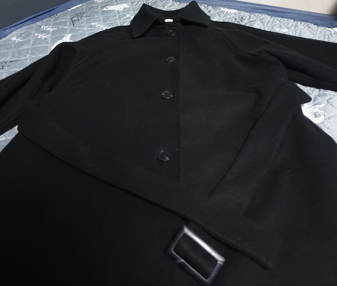 제이컬렉션 벨티드 안감누빔 울 롱코트 블랙 (F) 상품이미지2