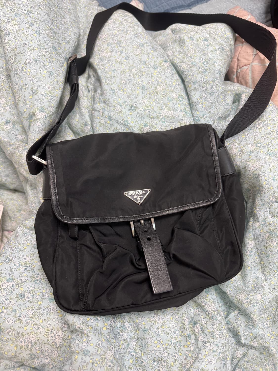 (주우재) 정품 감정완료 남녀공용 프라다 블랙 나일론 테수토 메신저백 상품이미지1