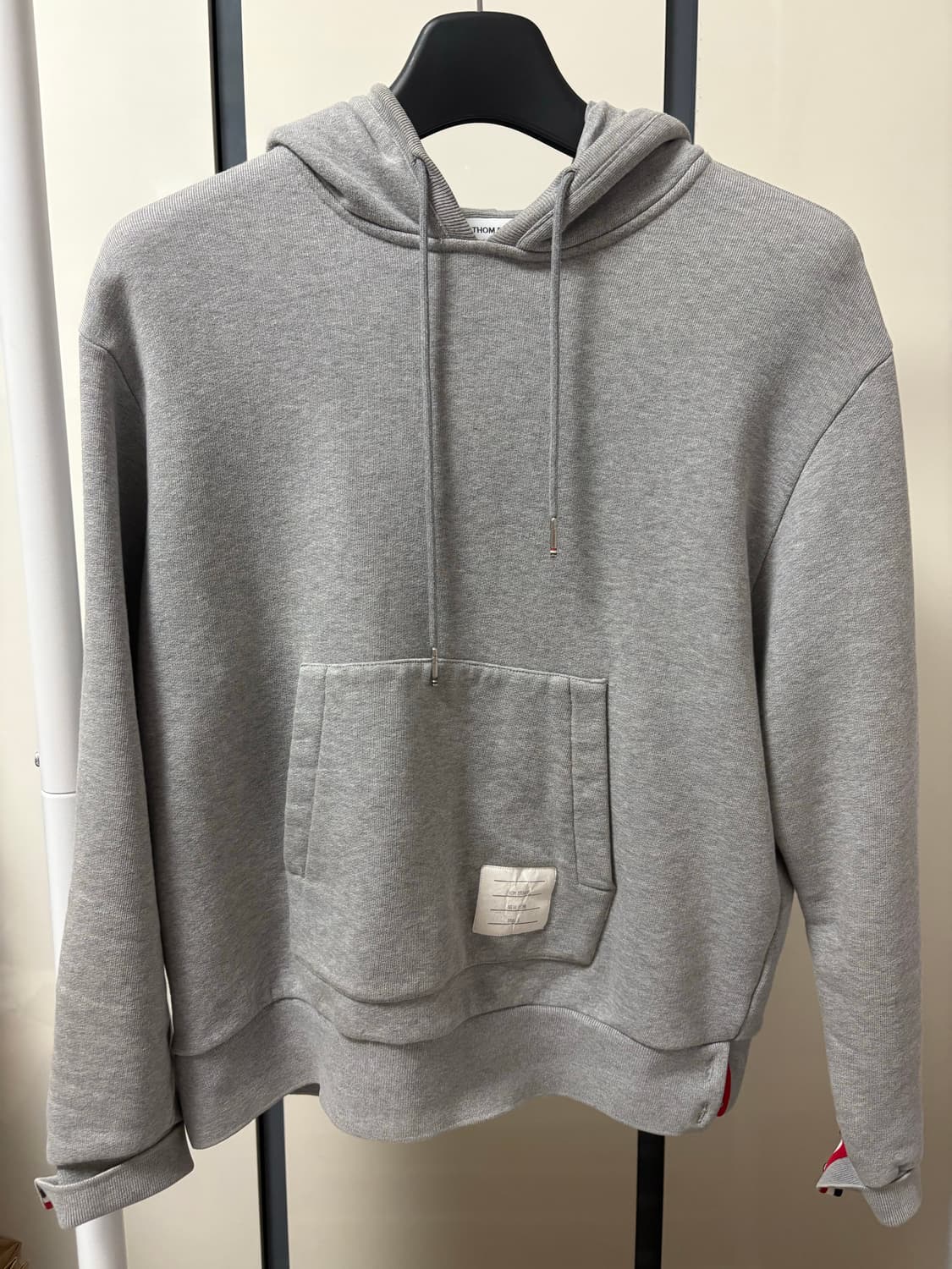 [당일배송/정품] 톰브라운 백삼선 후드티 3사 상품이미지2