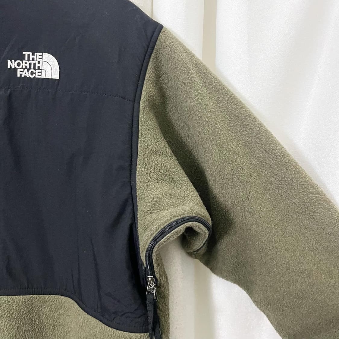 노스페이스 카키 블랙 배색 플리스 집업 자켓
 상품이미지5
