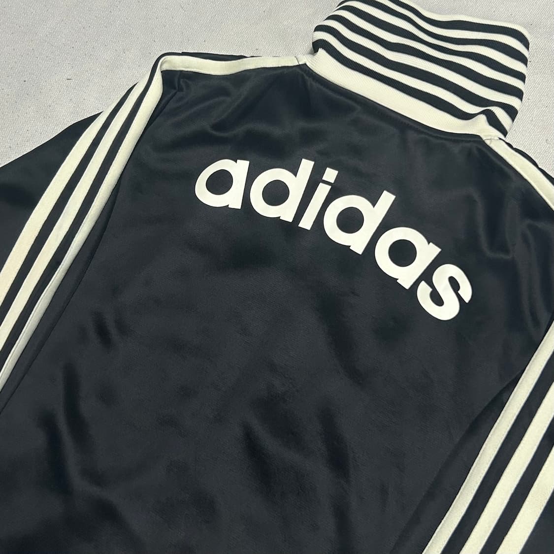 🫶🏻 아디다스 여성용 블랙 트랙탑 🫶🏻 상품이미지2