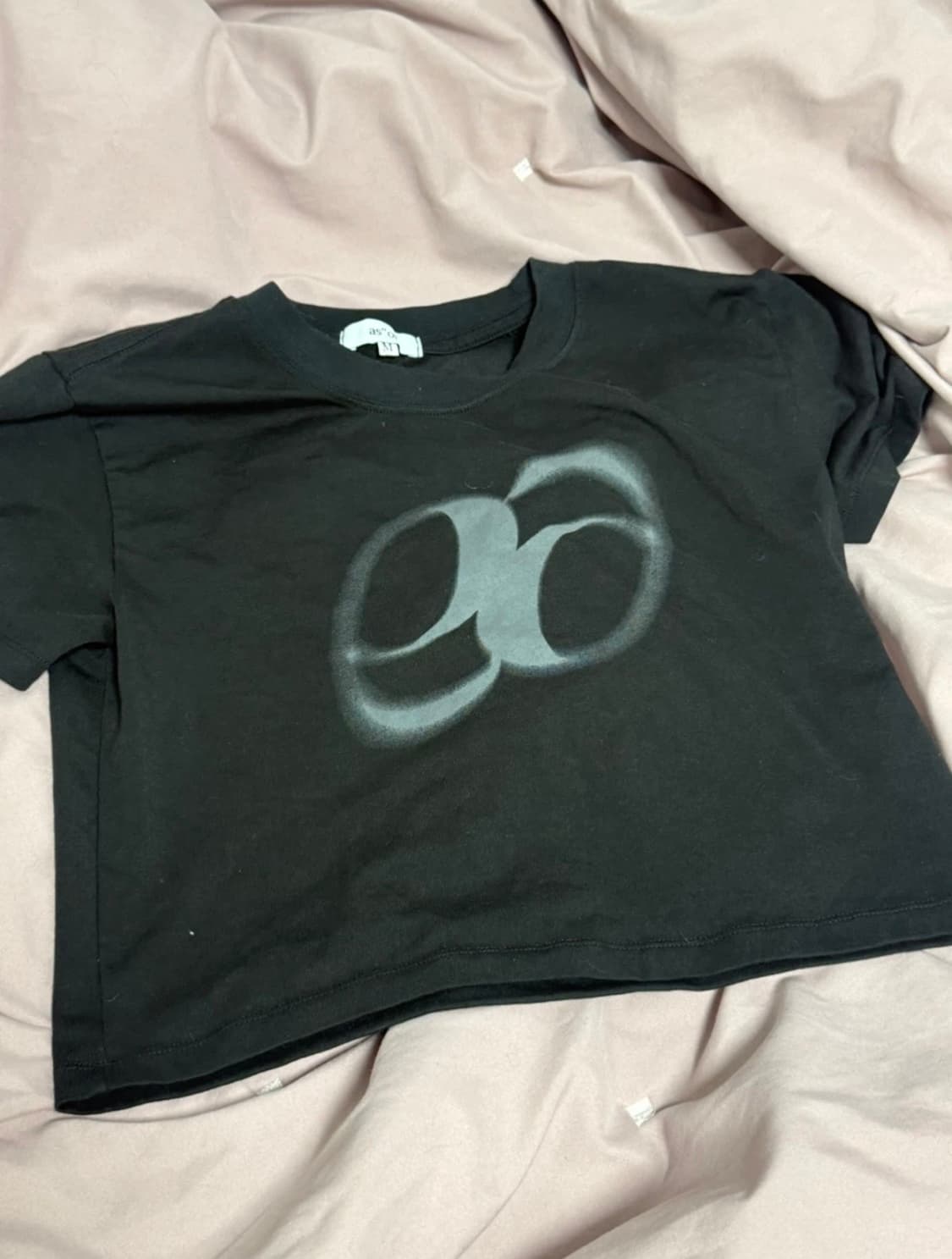 애즈온 홀리데이 크롭드 반팔티 m사이즈 블랙 상품이미지1