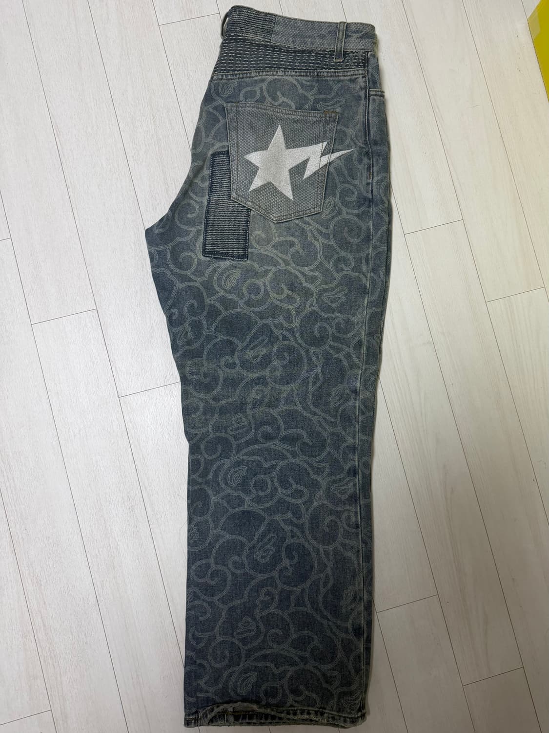 베이프 클라우드 카모 자카드 업사이클 릴렉스드 핏 13온즈 데님 팬츠 인 상품이미지4