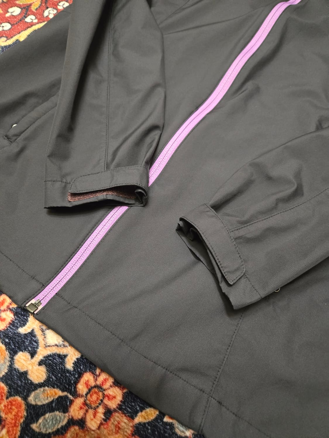 [Montbell] 몽벨 여성용 후드 바람막이 (M,차콜&퍼플) 상품이미지3