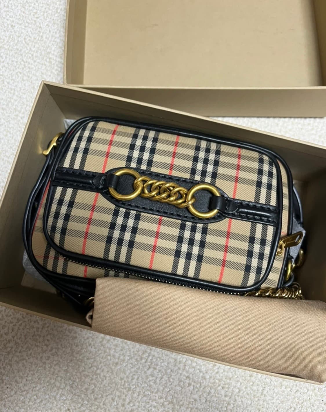 버버리 카메라백 체크 체인 크로스백 상품이미지3