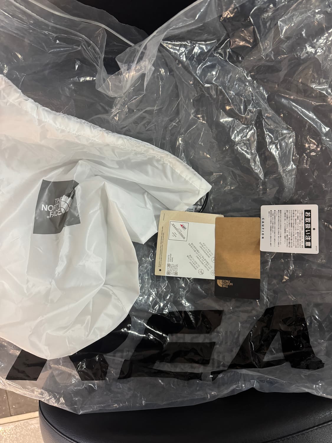 노스페이스 힘다운(일본판) M사이즈 판매합니다 상품이미지8