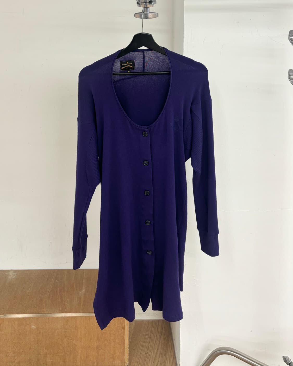 비비안 웨스트우드 퍼플 버튼 롱 가디건 상품이미지1