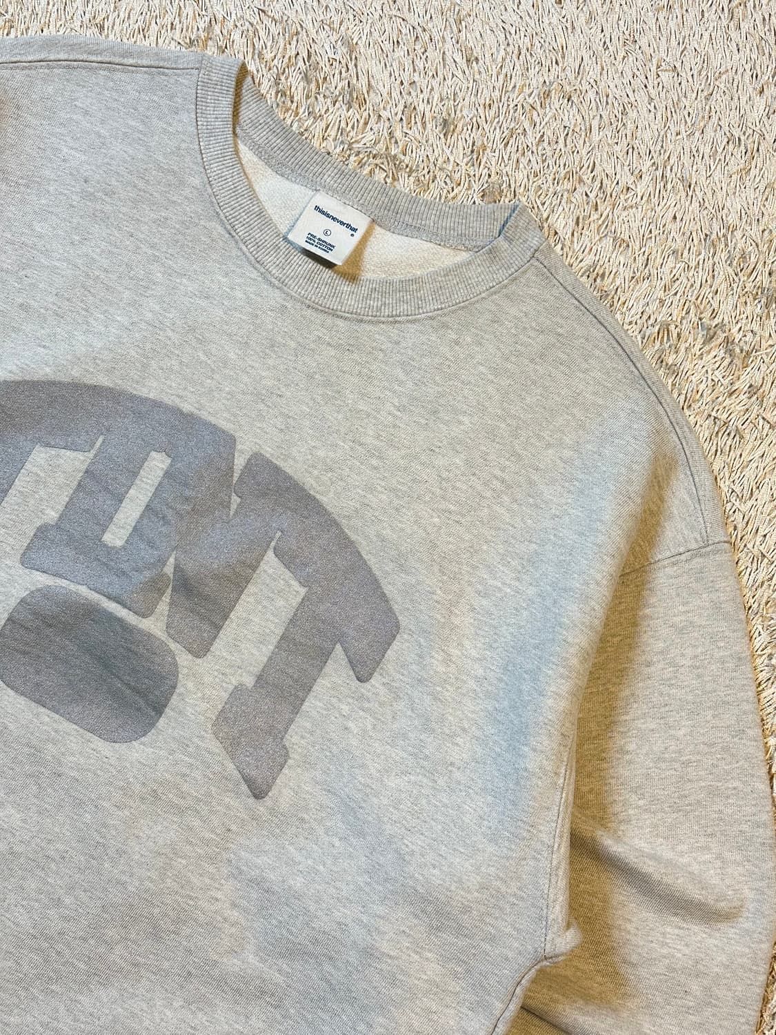 디스이즈네버댓 로고 맨투맨 라이트그레이 상품이미지2