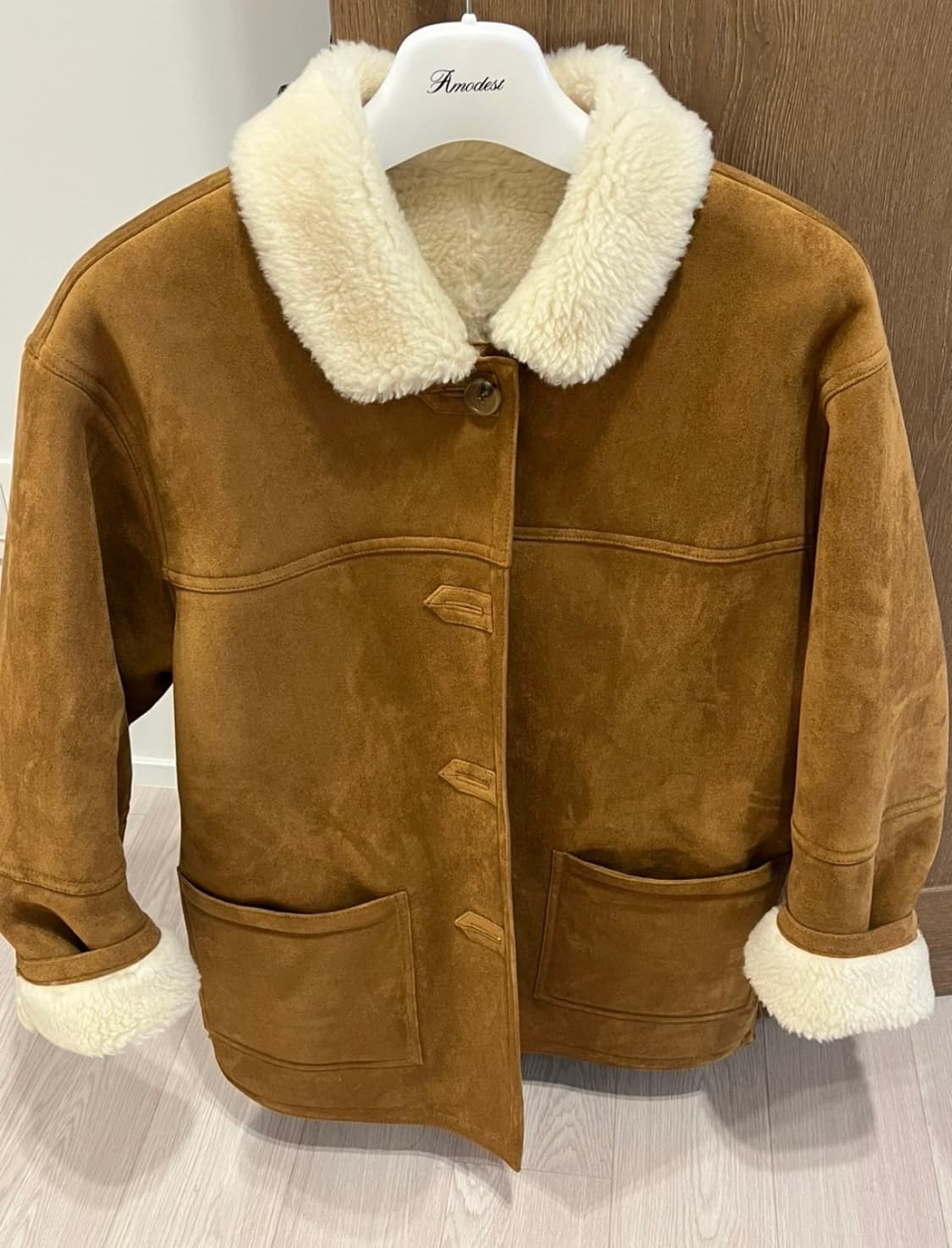 모데스트무드 런던 무스탕 카멜 상품이미지1