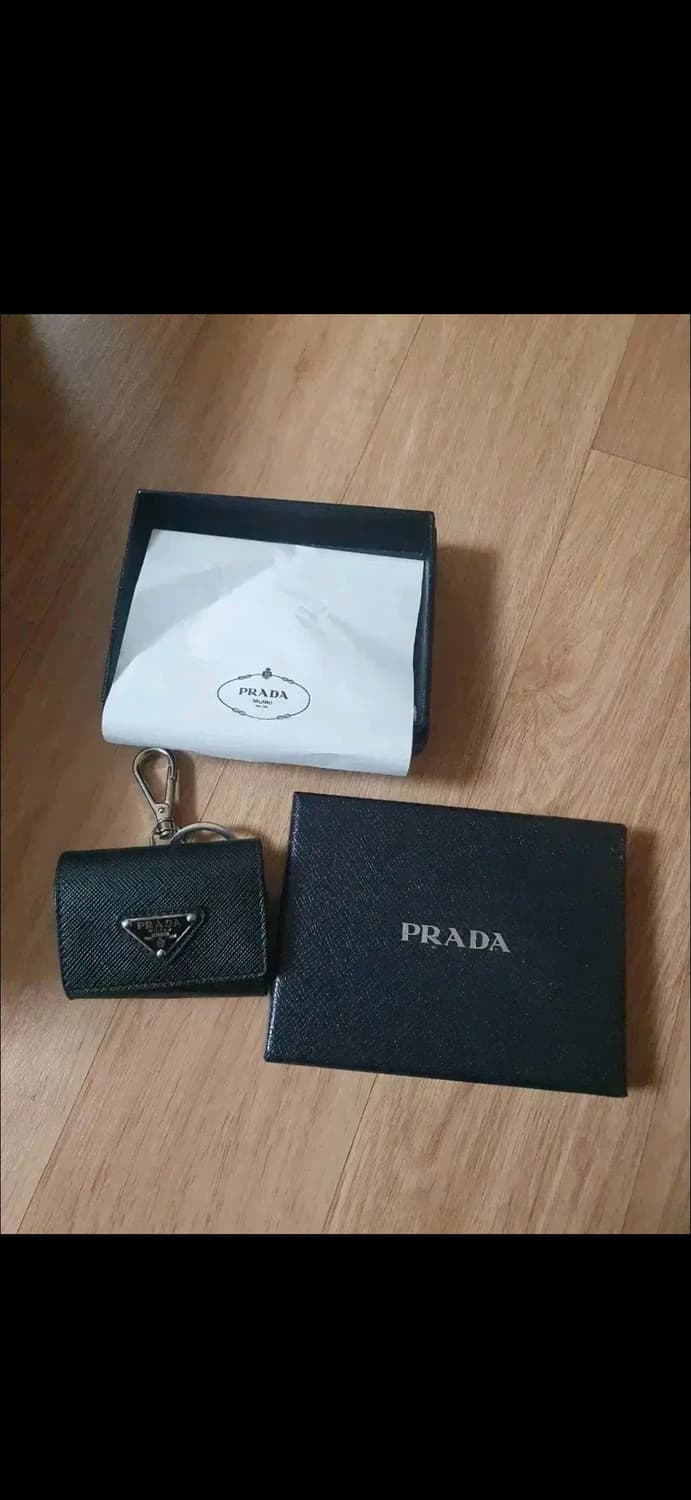 프라다 에어팟 키링 키케이스 판매 상품이미지1