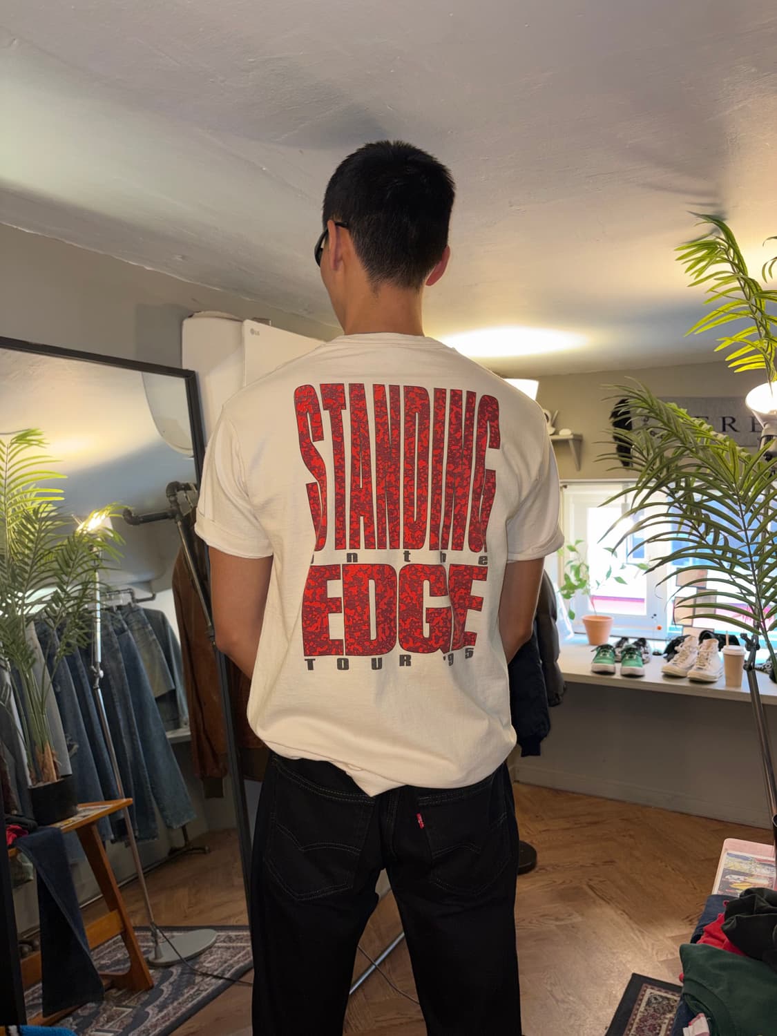 90‘s John Berry Standing on the Edge T 상품이미지8