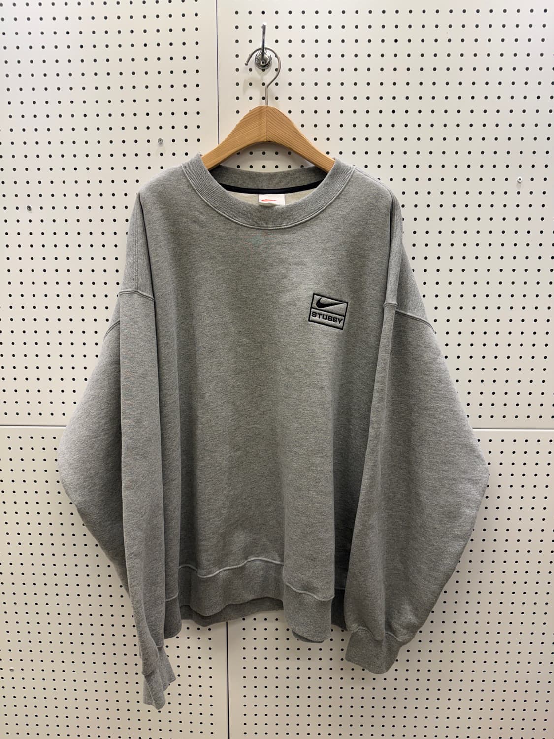 나이키 x 스투시 그레이 박시 맨투맨 U570 상품이미지2