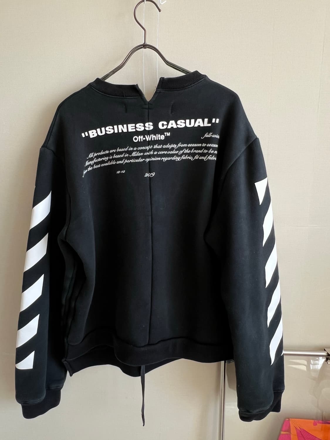 오프화이트 맨투맨 상품이미지9