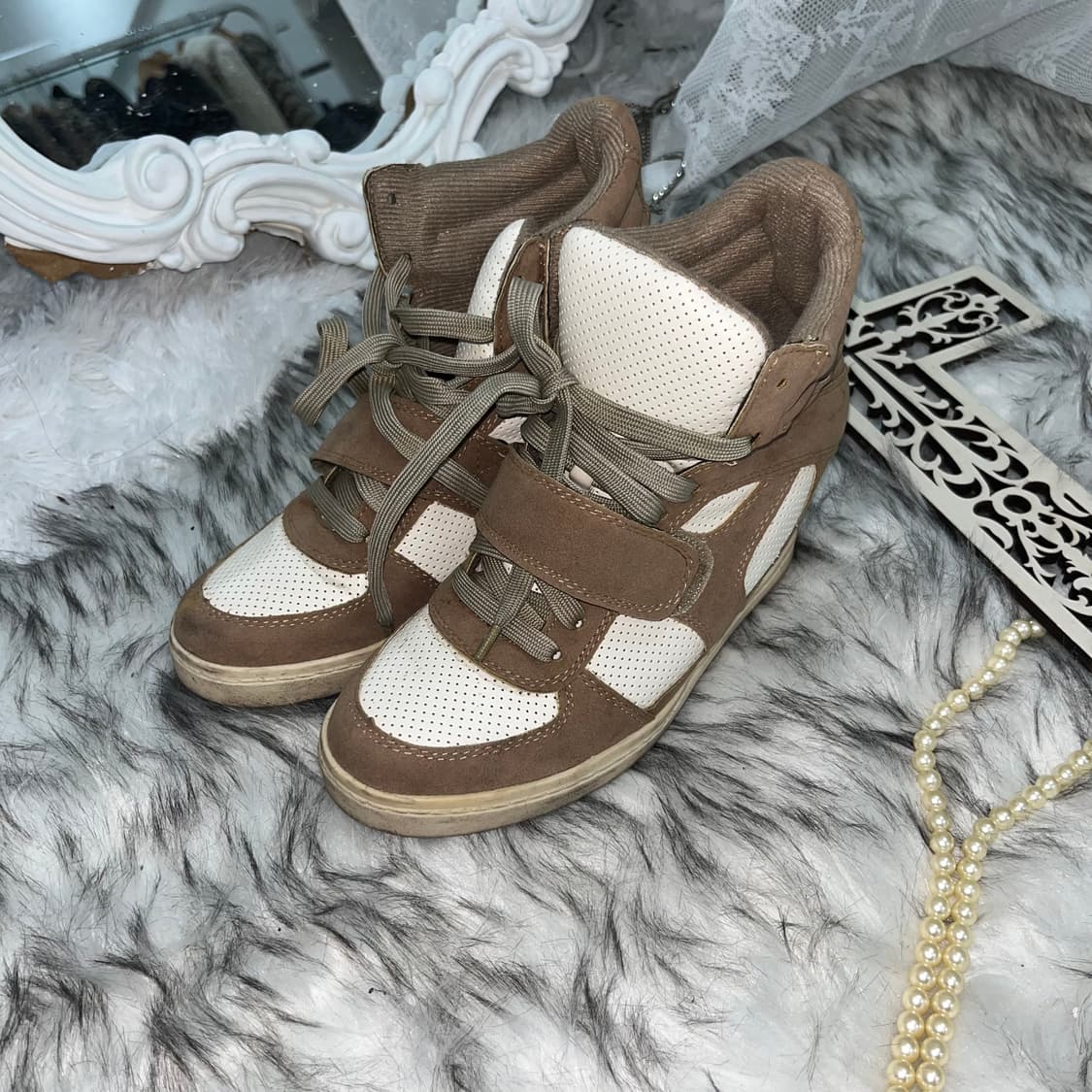 베이지 웨지힐 스니커즈 상품이미지4