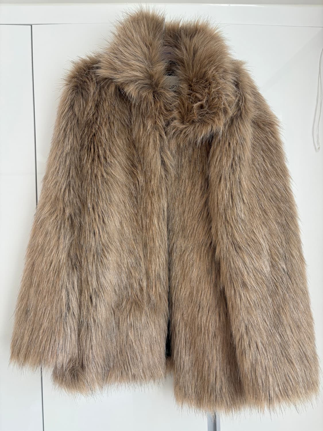 더 포르타 이번 신상 퍼자켓 팔아요. 상품이미지3