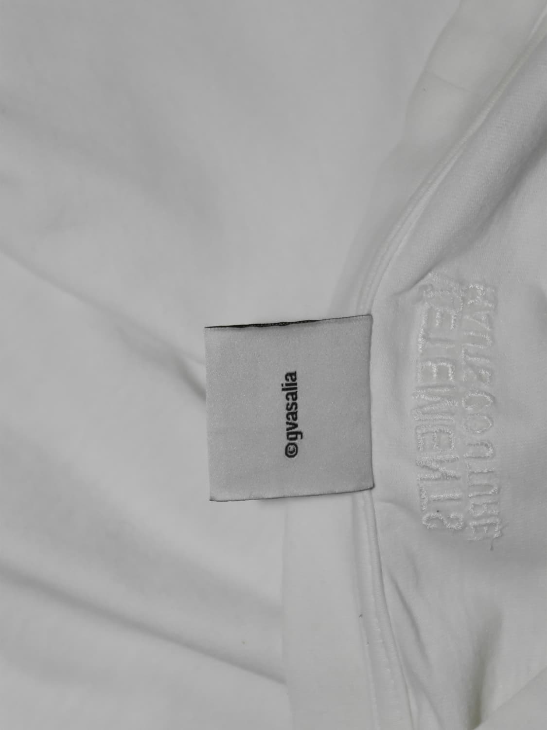 [정품]베트멍 꾸띄르 화이트 반티셔츠 상품이미지4