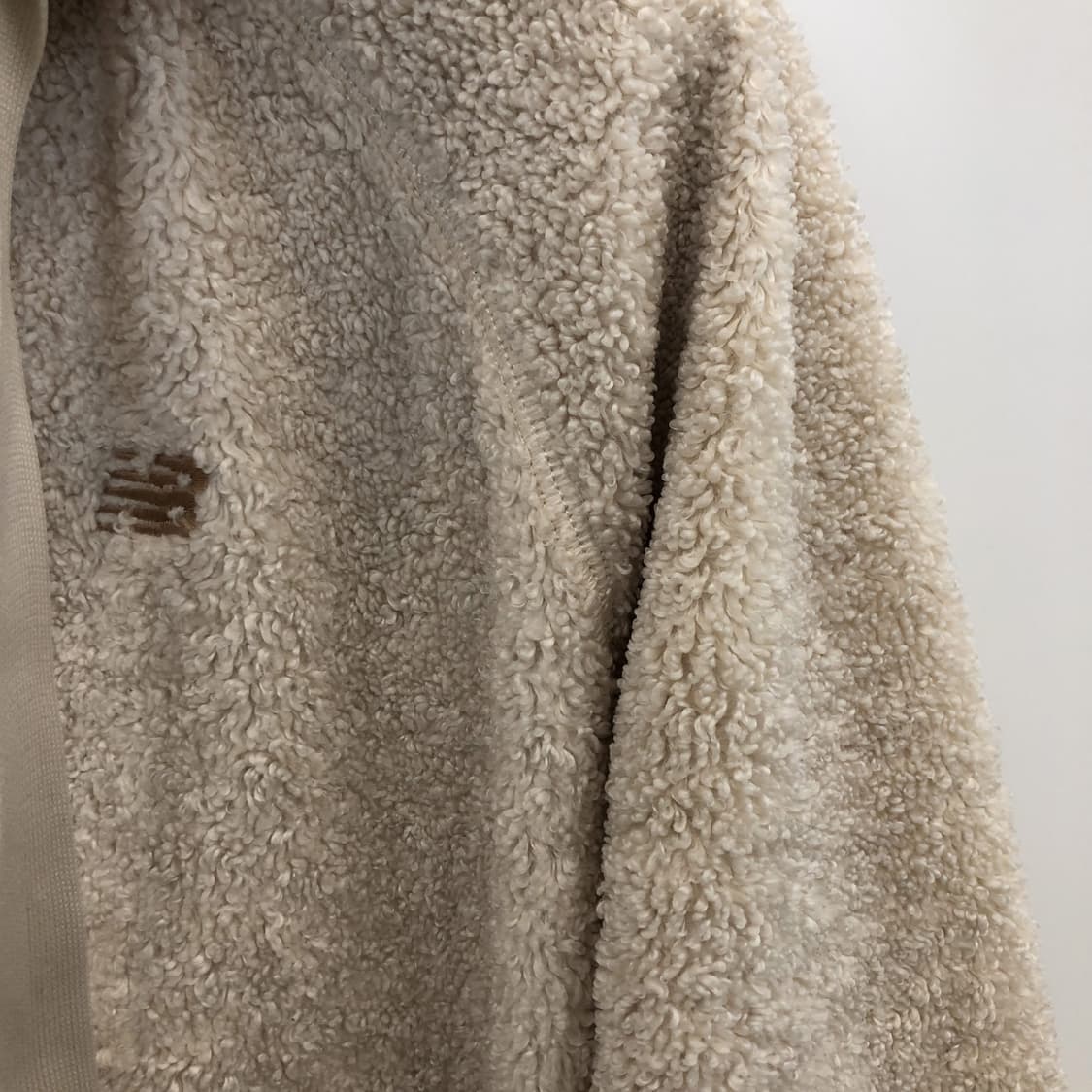 뉴발란스 자수 쉐르파 아이보리 후드집업 90 상품이미지2