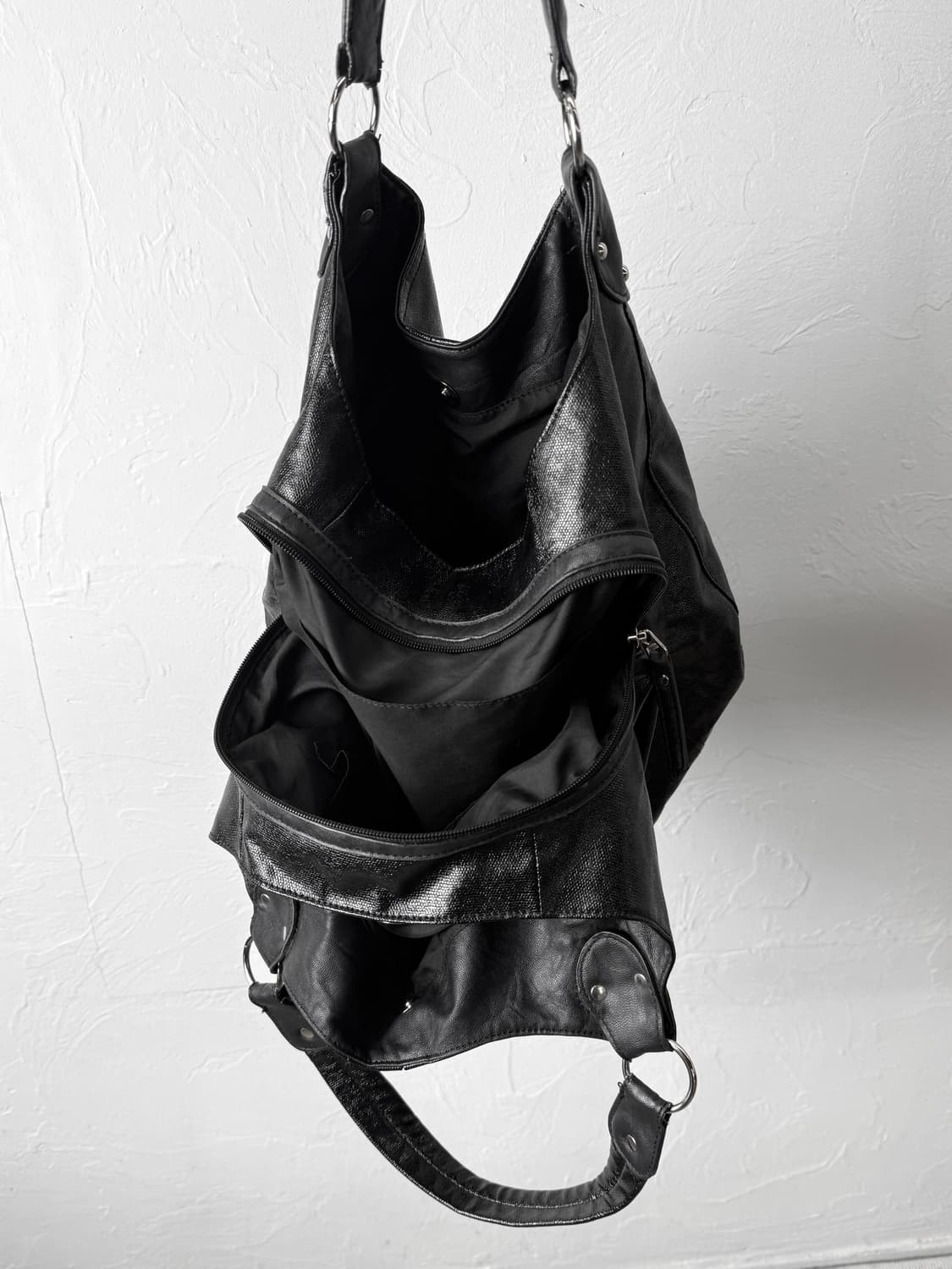 JPN 글로시 레더 호보백 상품이미지4