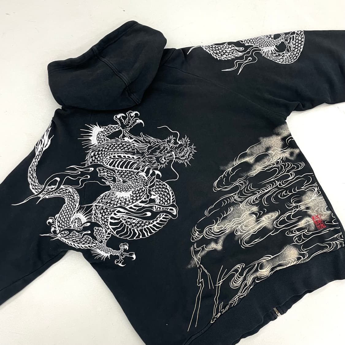 카라쿠리 타마시 드래곤 용자수 오리엔탈 후드집업 블랙 상품이미지3
