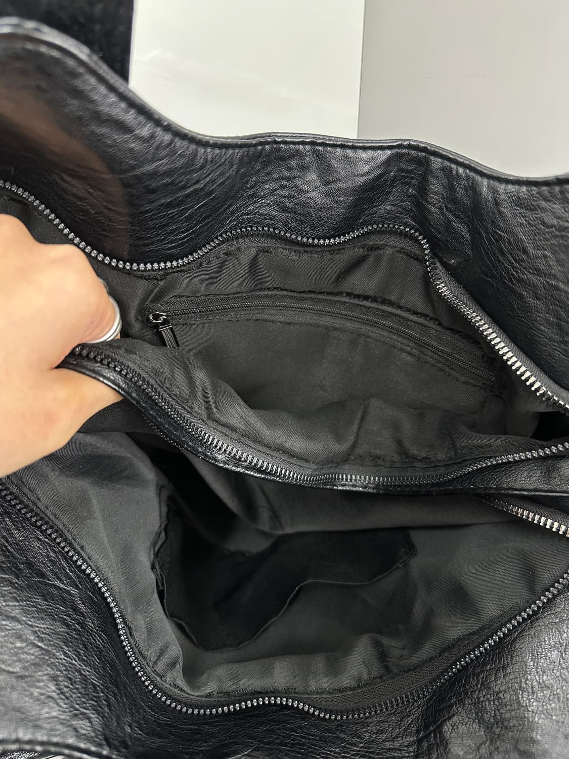 Black leather zipper point shoulder bag 상품이미지9