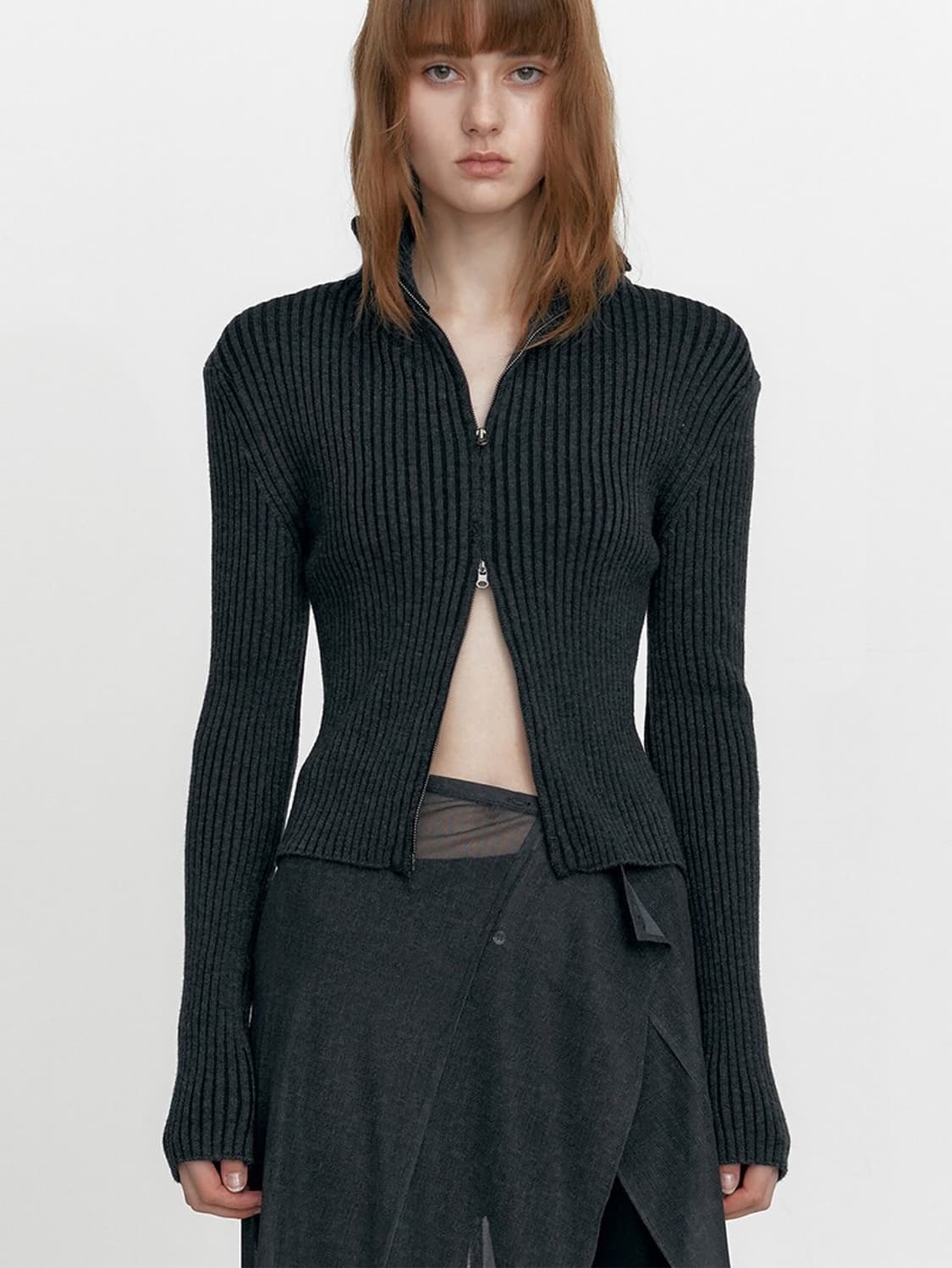 STUDIO TABLE 스튜디오테이블 투톤 하프넥집업 차콜 상품이미지1