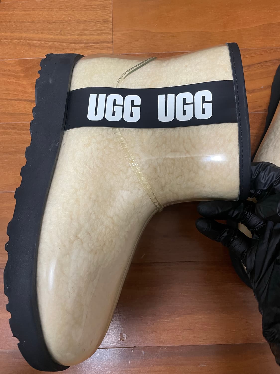 UGG 클래식 클리어 미니 어그 (크림) 230사이즈 상품이미지2