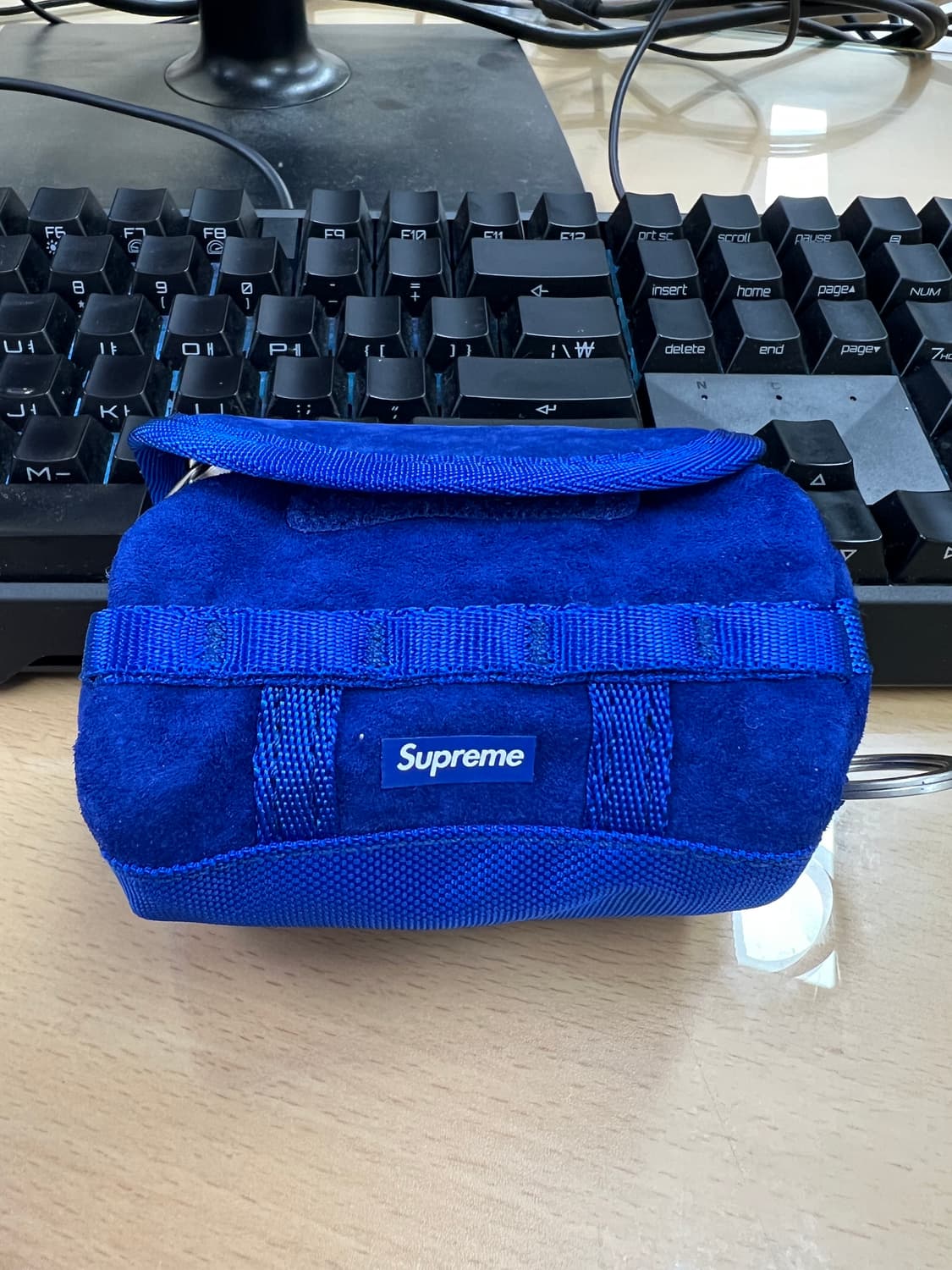 슈프림 노스페이스 스웨이드 블루 키체인 상품이미지2