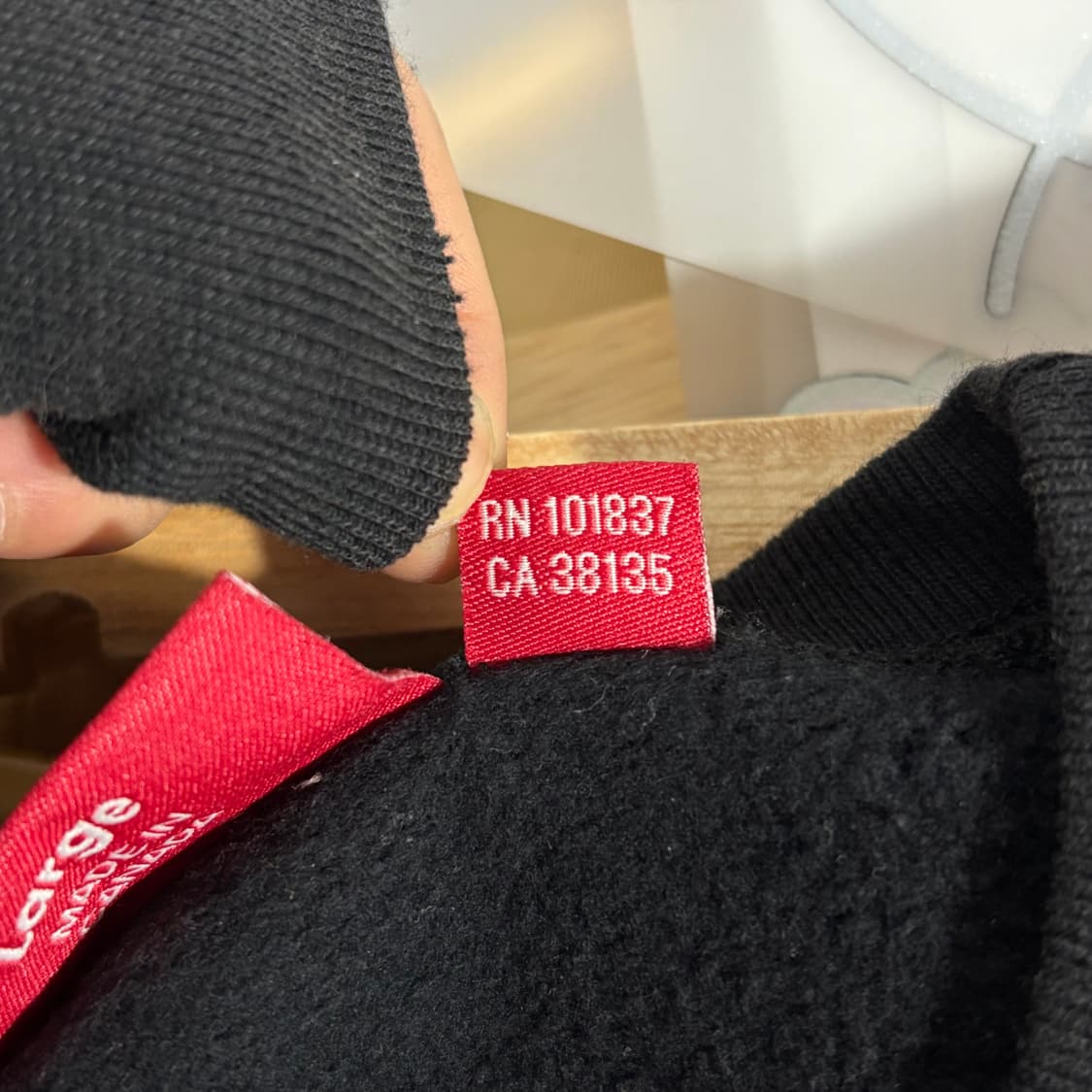 슈프림 로고 블랙 맨투맨 상품이미지3