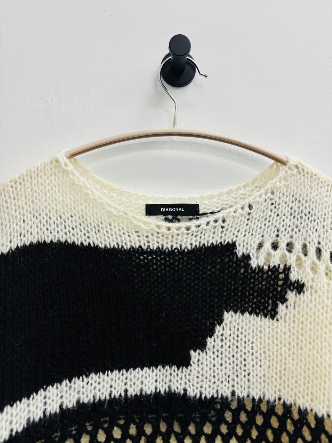 다이애그널(DIAGONAL) 레이어드 펀칭 배색 니트 상품이미지5