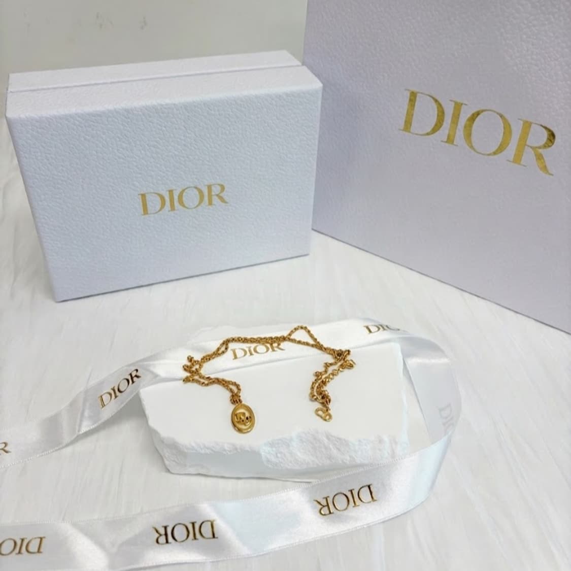 👑 [강추!!] 디올 빈티지 오벌 메달리온 로고 목걸이 💖✨ 상품이미지3